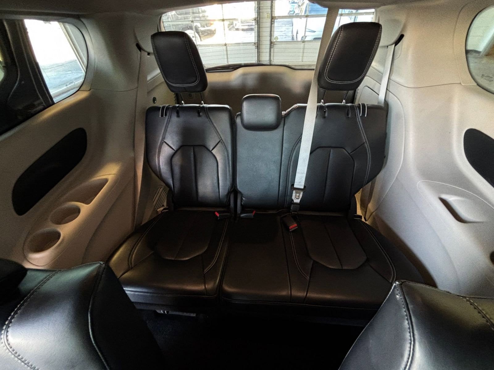 Thumbnail: 2023 Chrysler Pacifica - 34