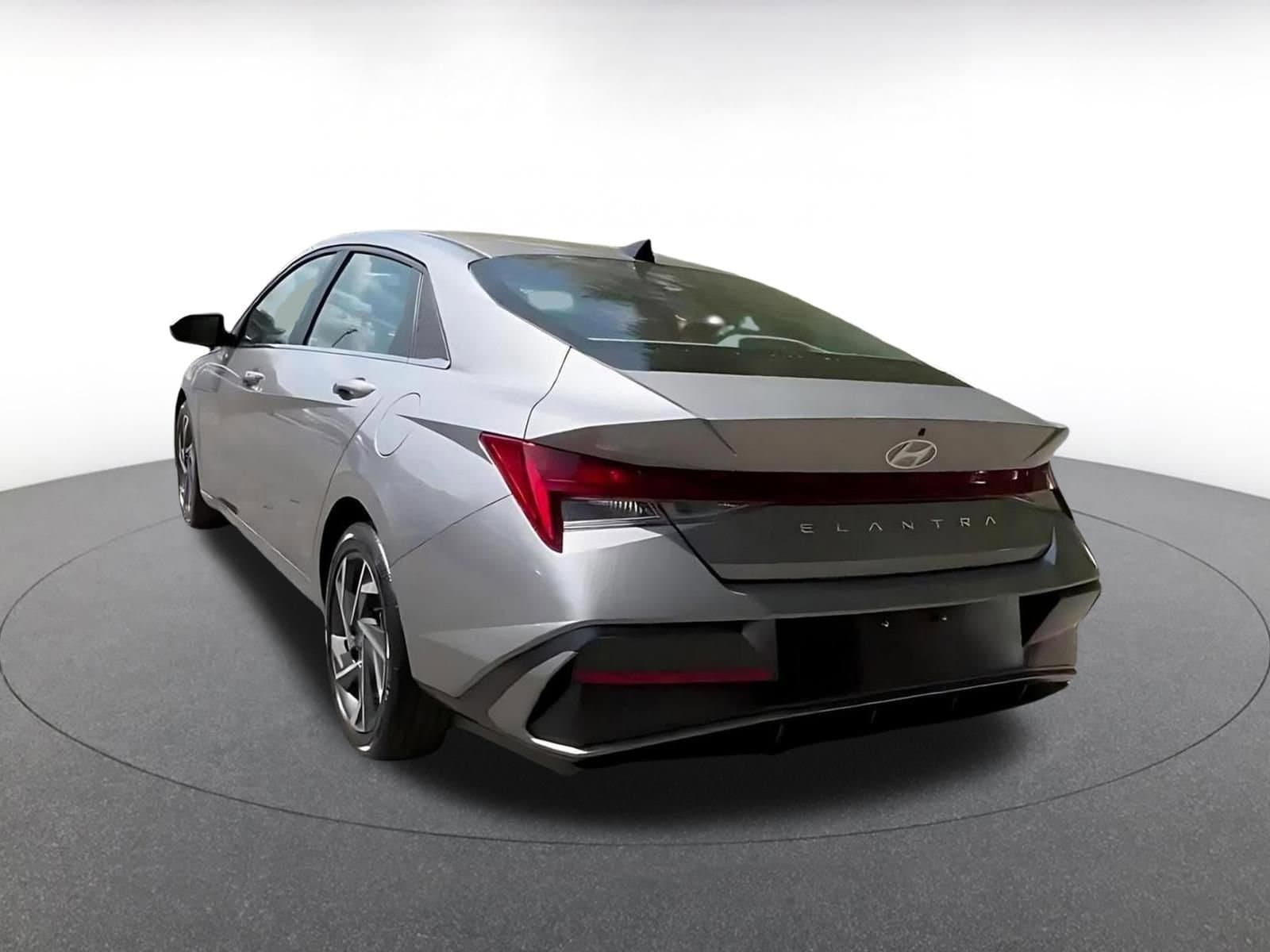Thumbnail: 2025 Hyundai Elantra - 11