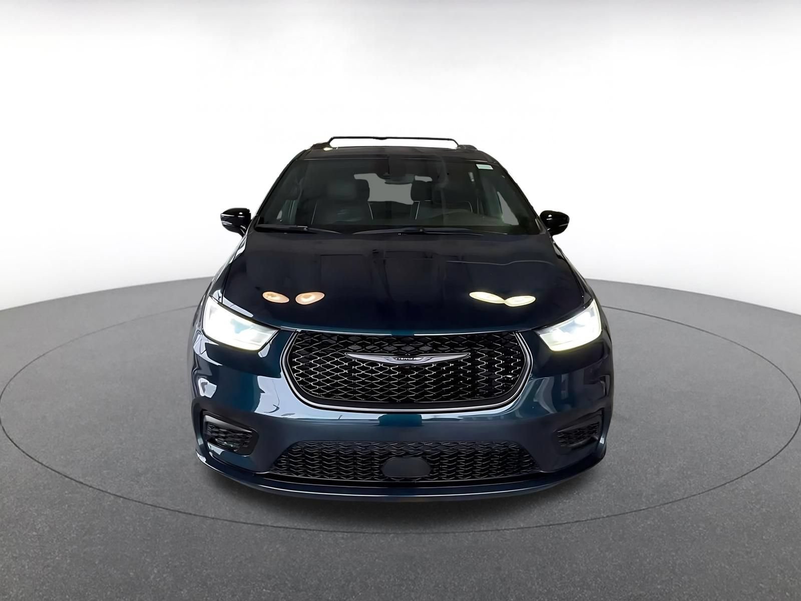 Thumbnail: 2025 Chrysler Pacifica - 4