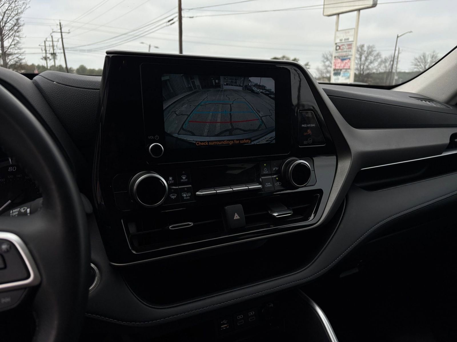 Thumbnail: 2025 Toyota Highlander - 26