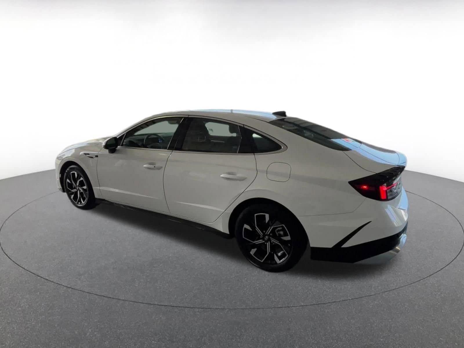 Thumbnail: 2025 Hyundai Sonata - 10