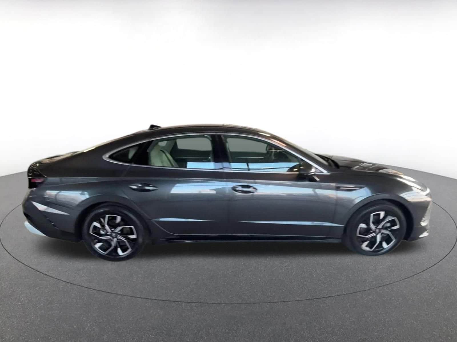 Thumbnail: 2025 Hyundai Sonata - 16