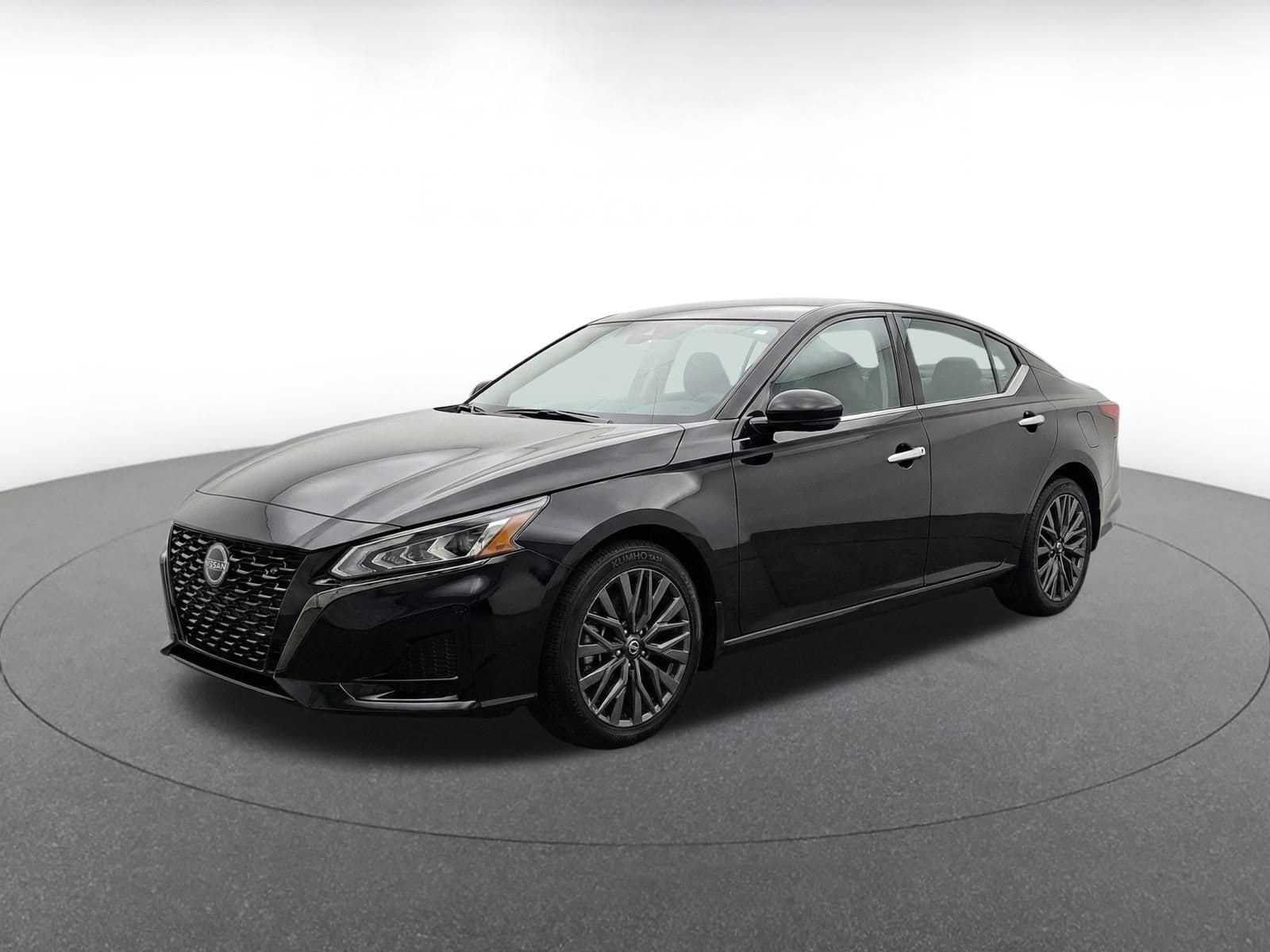 Thumbnail: 2025 Nissan Altima - 3