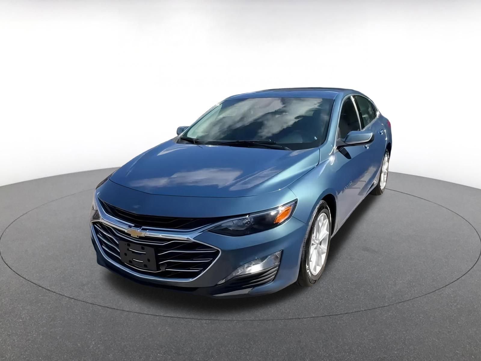 Thumbnail: 2024 Chevrolet Malibu - 6