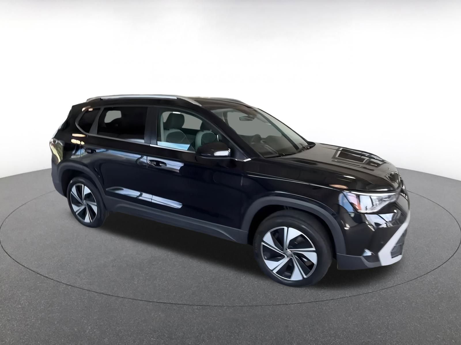 Thumbnail: 2025 Volkswagen Taos - 2