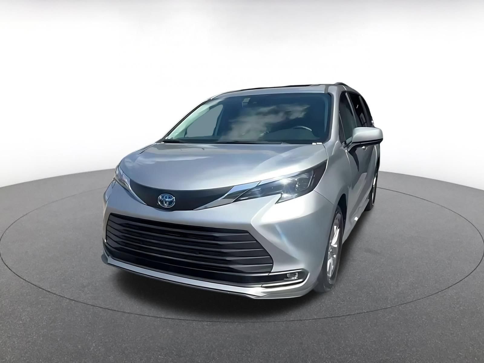 Thumbnail: 2025 Toyota Sienna - 6