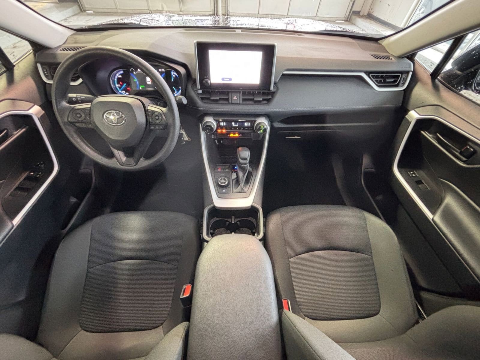 Thumbnail: 2025 Toyota RAV4 - 32