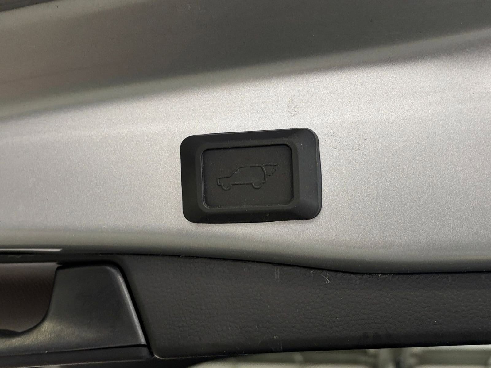 Thumbnail: 2025 Toyota RAV4 - 20