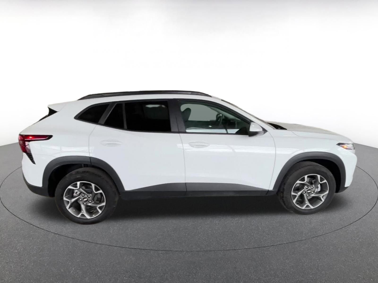 Thumbnail: 2025 Chevrolet Trax - 16