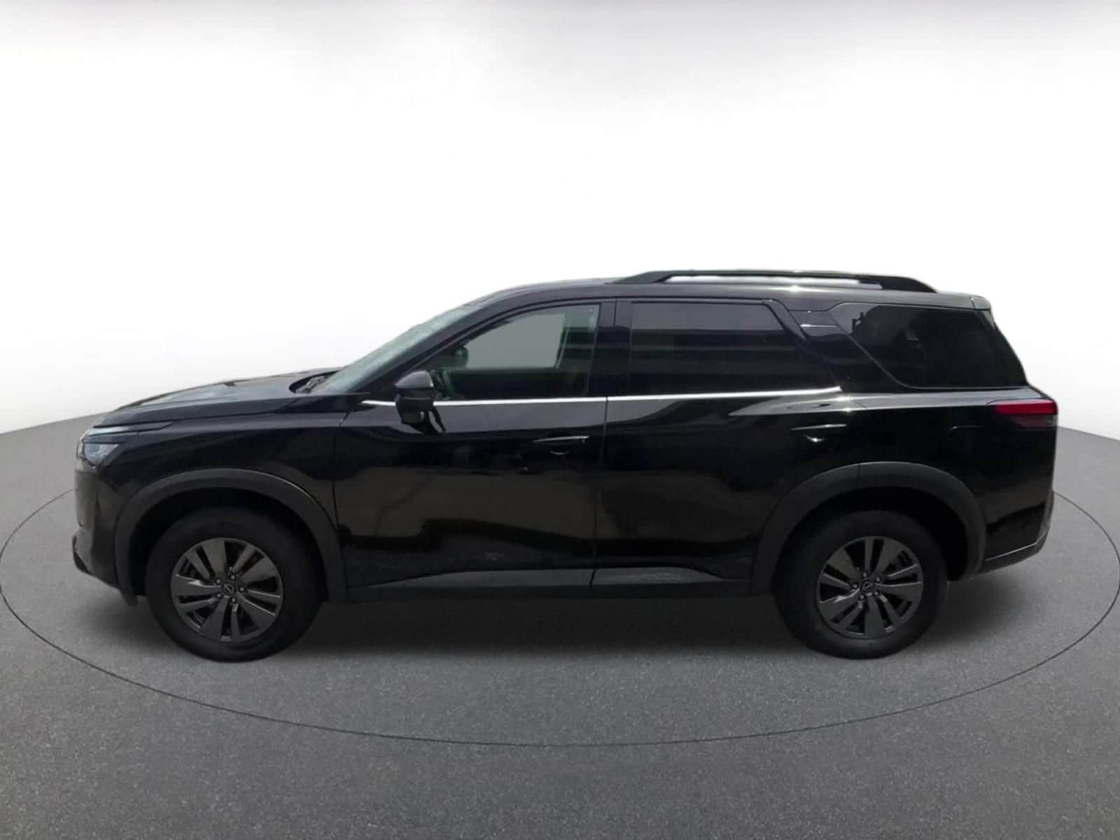 Thumbnail: 2025 Nissan Pathfinder - 8