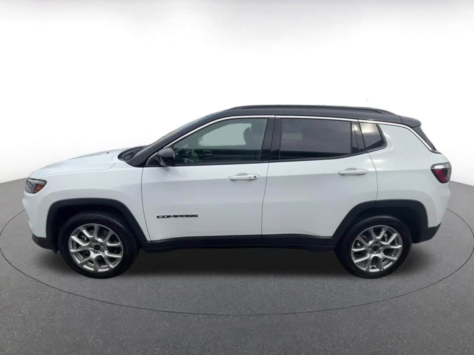 Thumbnail: 2025 Jeep Compass - 15