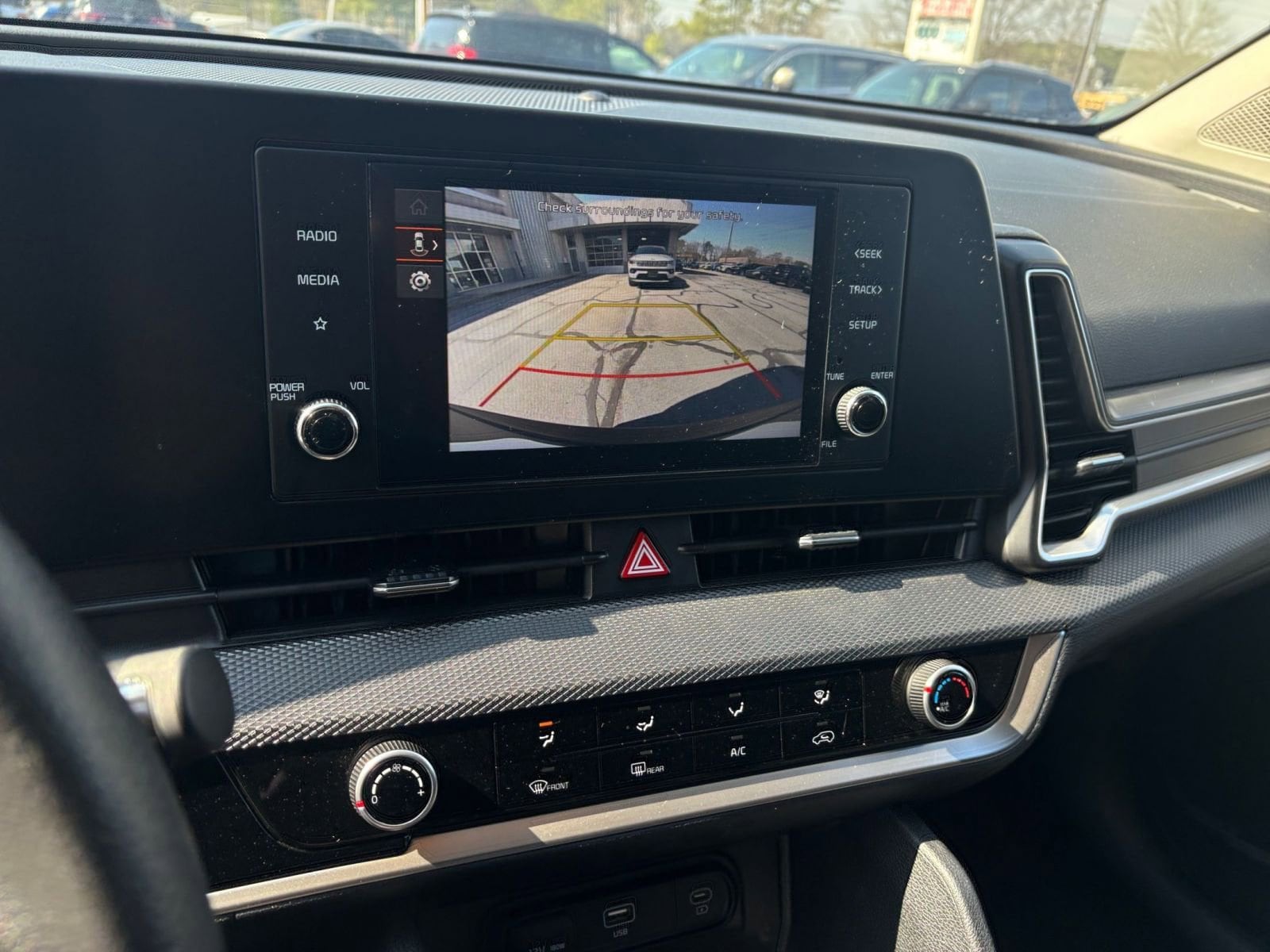 Thumbnail: 2025 Kia Sportage - 25