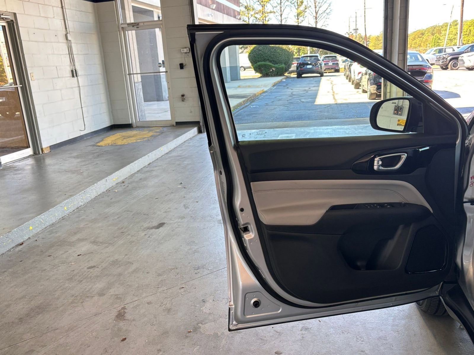 Thumbnail: 2025 Jeep Compass - 20