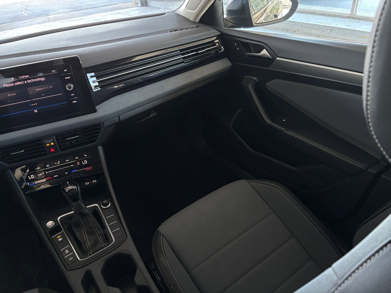 Thumbnail: 2025 Volkswagen Jetta - 33