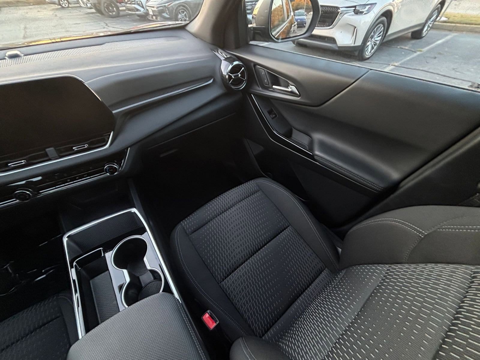 Thumbnail: 2025 Chevrolet Equinox - 34