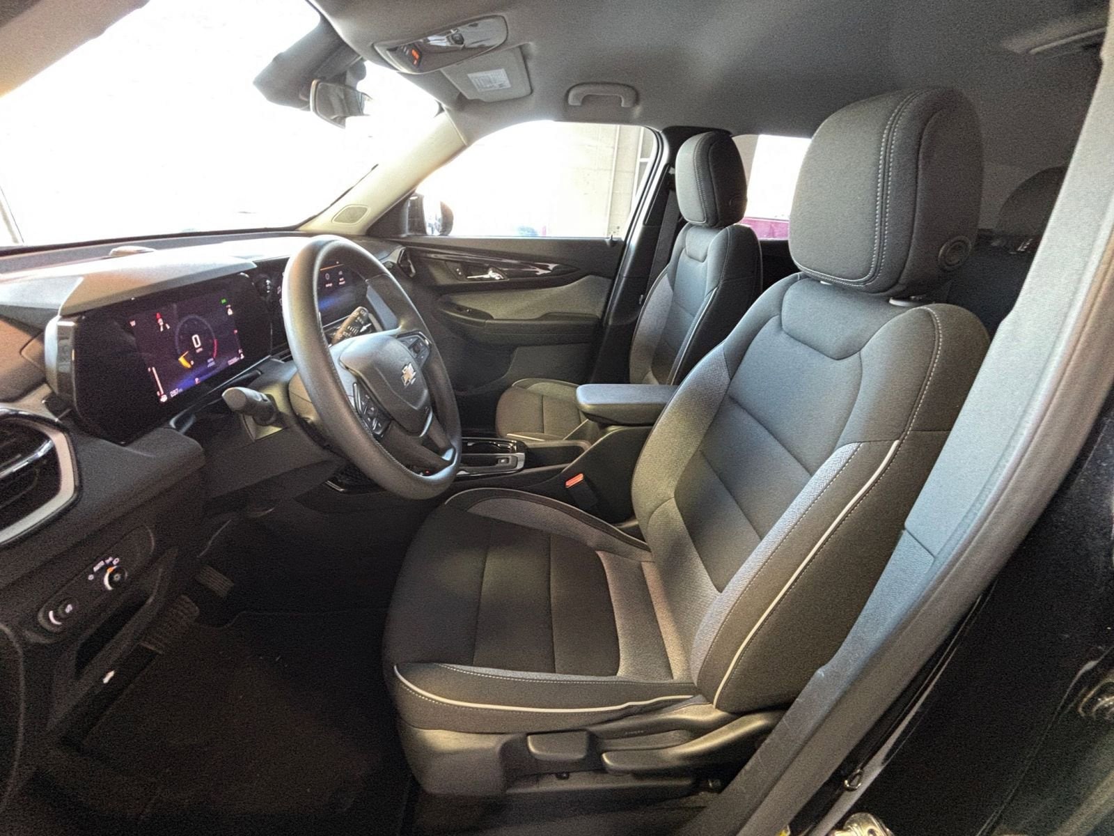 Thumbnail: 2025 Chevrolet TrailBlazer - 25