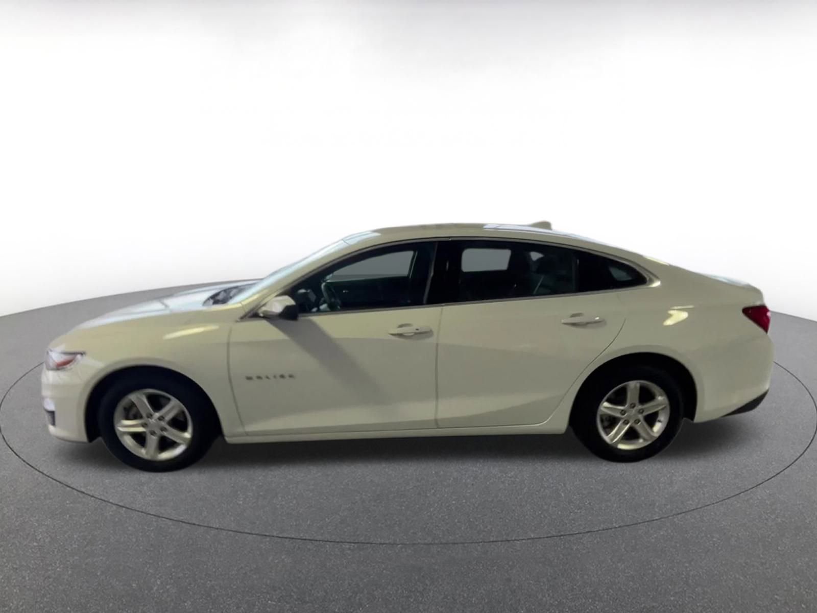 Thumbnail: 2024 Chevrolet Malibu - 17
