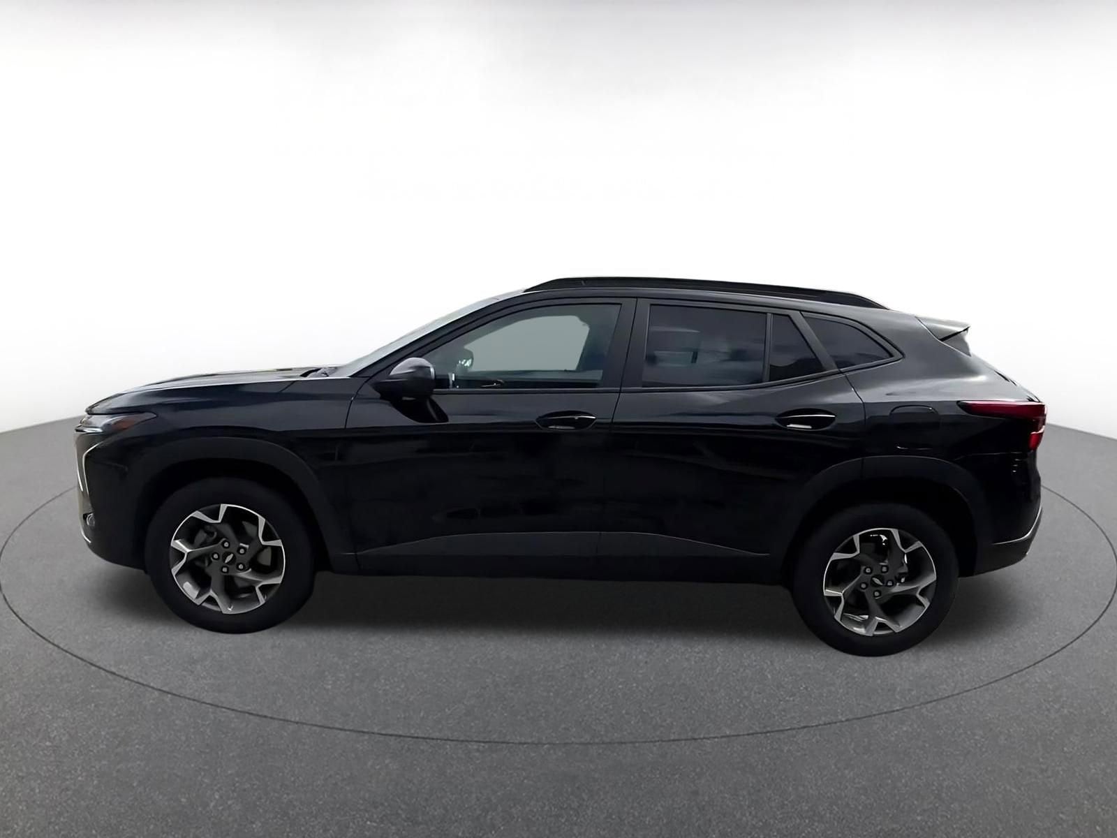 Thumbnail: 2025 Chevrolet Trax - 8
