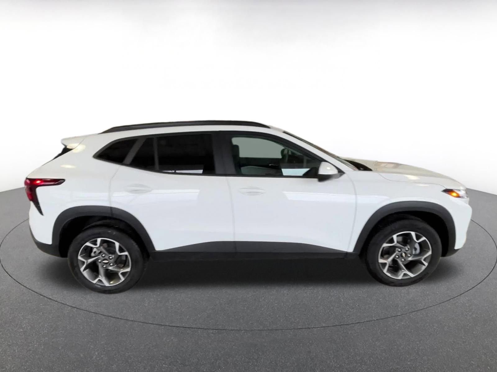 Thumbnail: 2025 Chevrolet Trax - 16