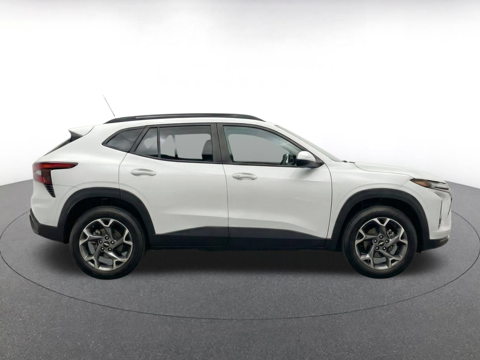 Thumbnail: 2025 Chevrolet Trax - 10