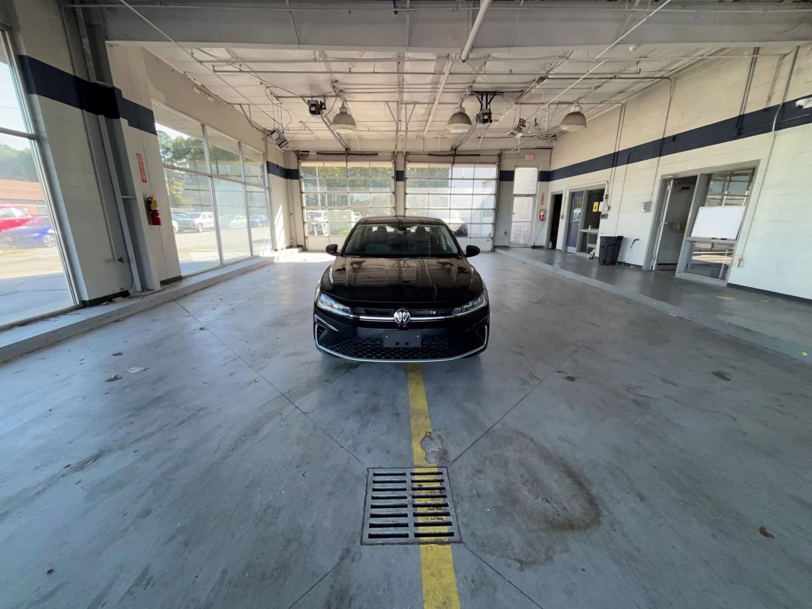 Thumbnail: 2025 Volkswagen Jetta - 16