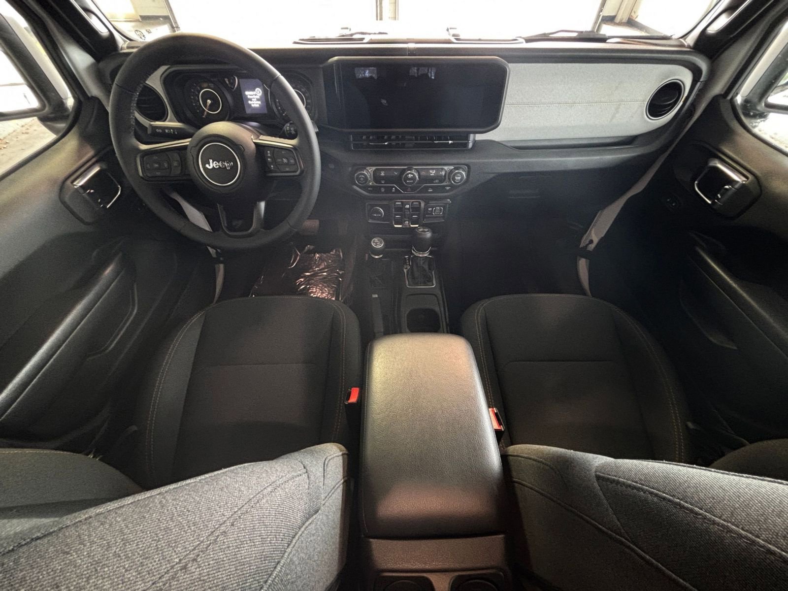 Thumbnail: 2025 Jeep Wrangler - 32