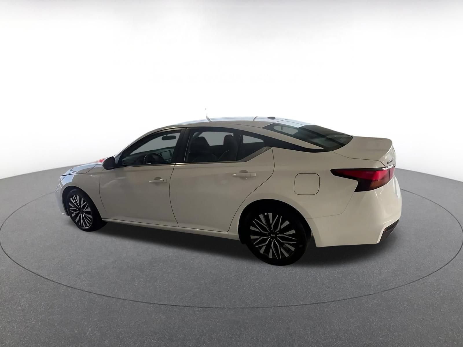 Thumbnail: 2026 Nissan Altima - 9