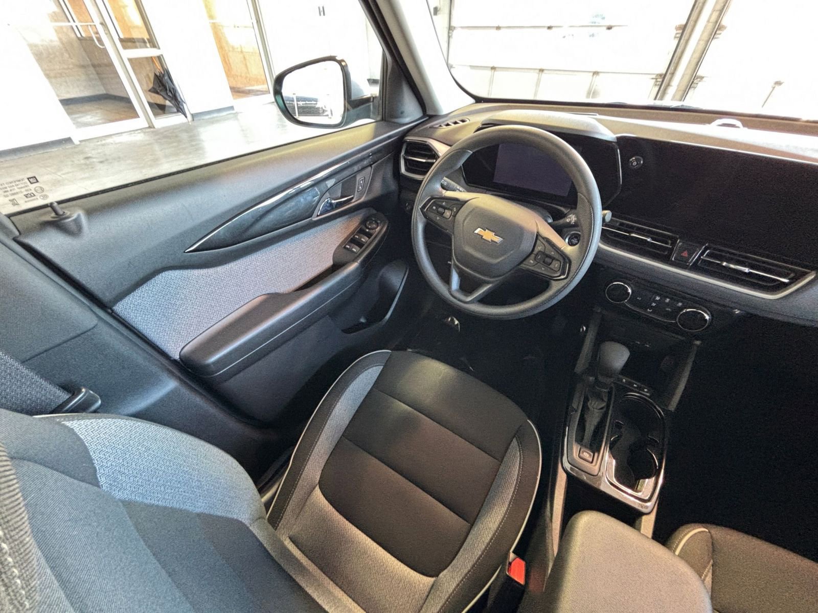 Thumbnail: 2025 Chevrolet TrailBlazer - 32