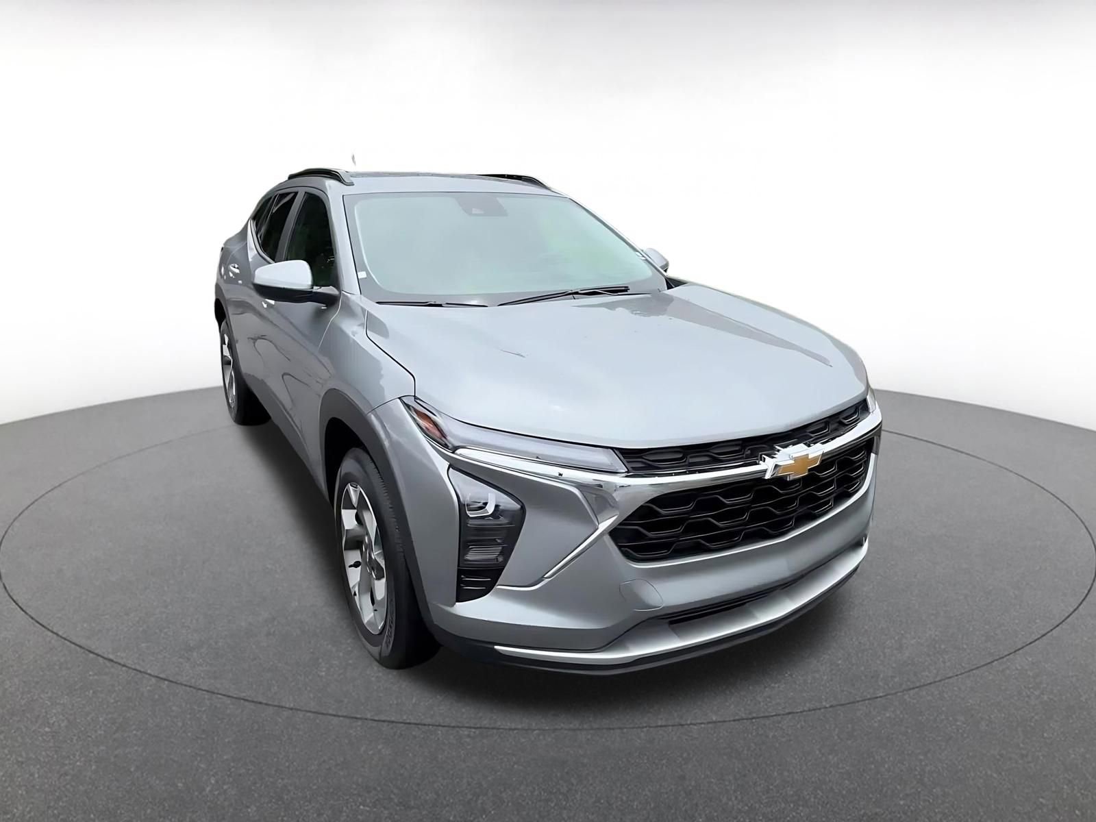 Thumbnail: 2025 Chevrolet Trax - 3
