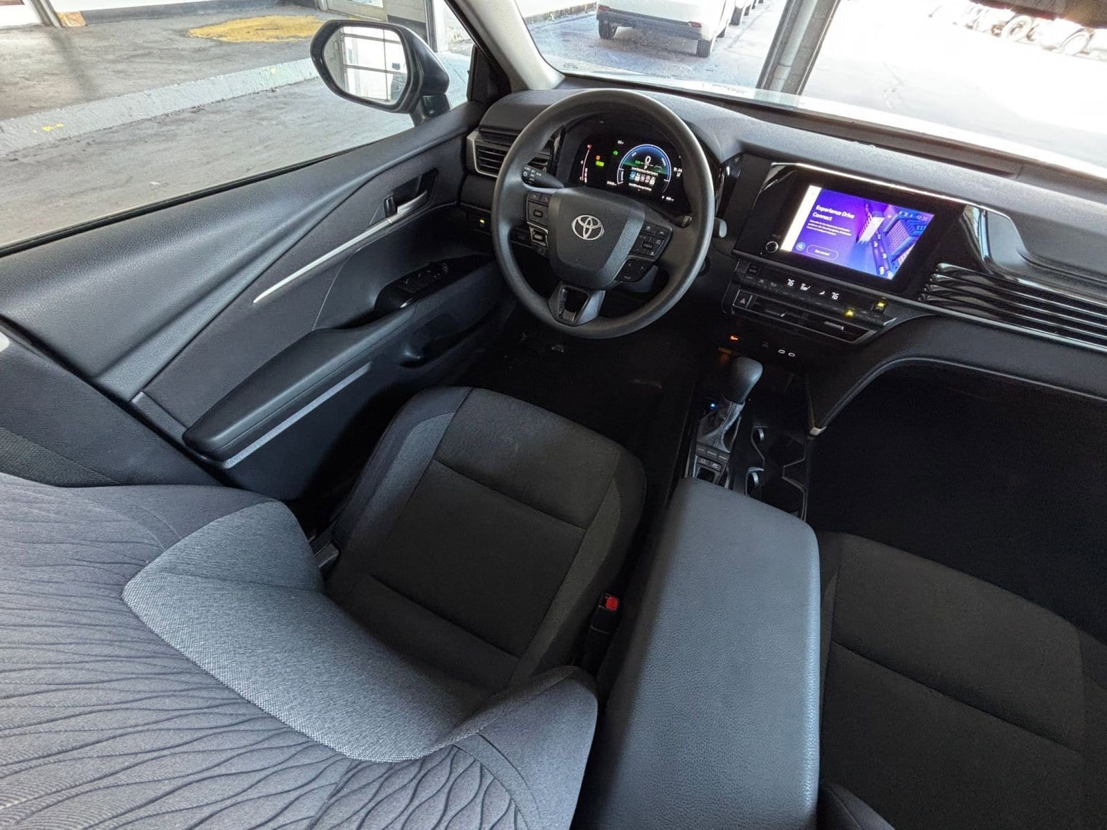 Thumbnail: 2025 Toyota Camry - 33