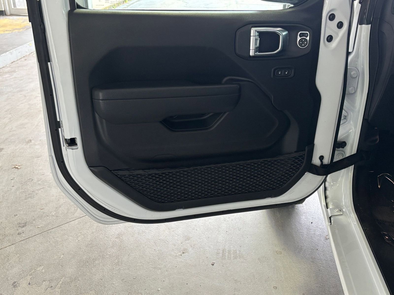 Thumbnail: 2025 Jeep Wrangler - 20