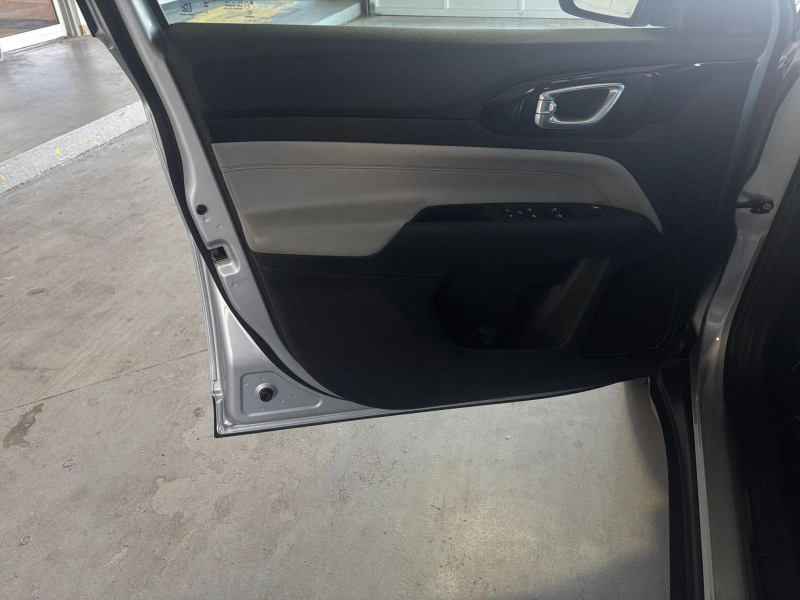 Thumbnail: 2025 Jeep Compass - 18