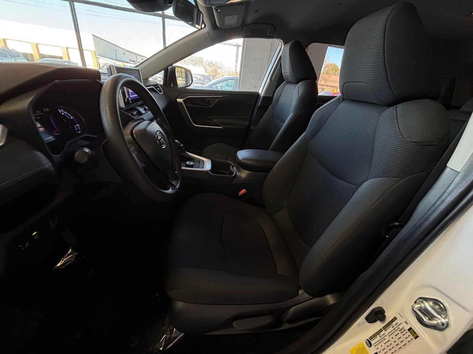 Thumbnail: 2025 Toyota RAV4 - 26