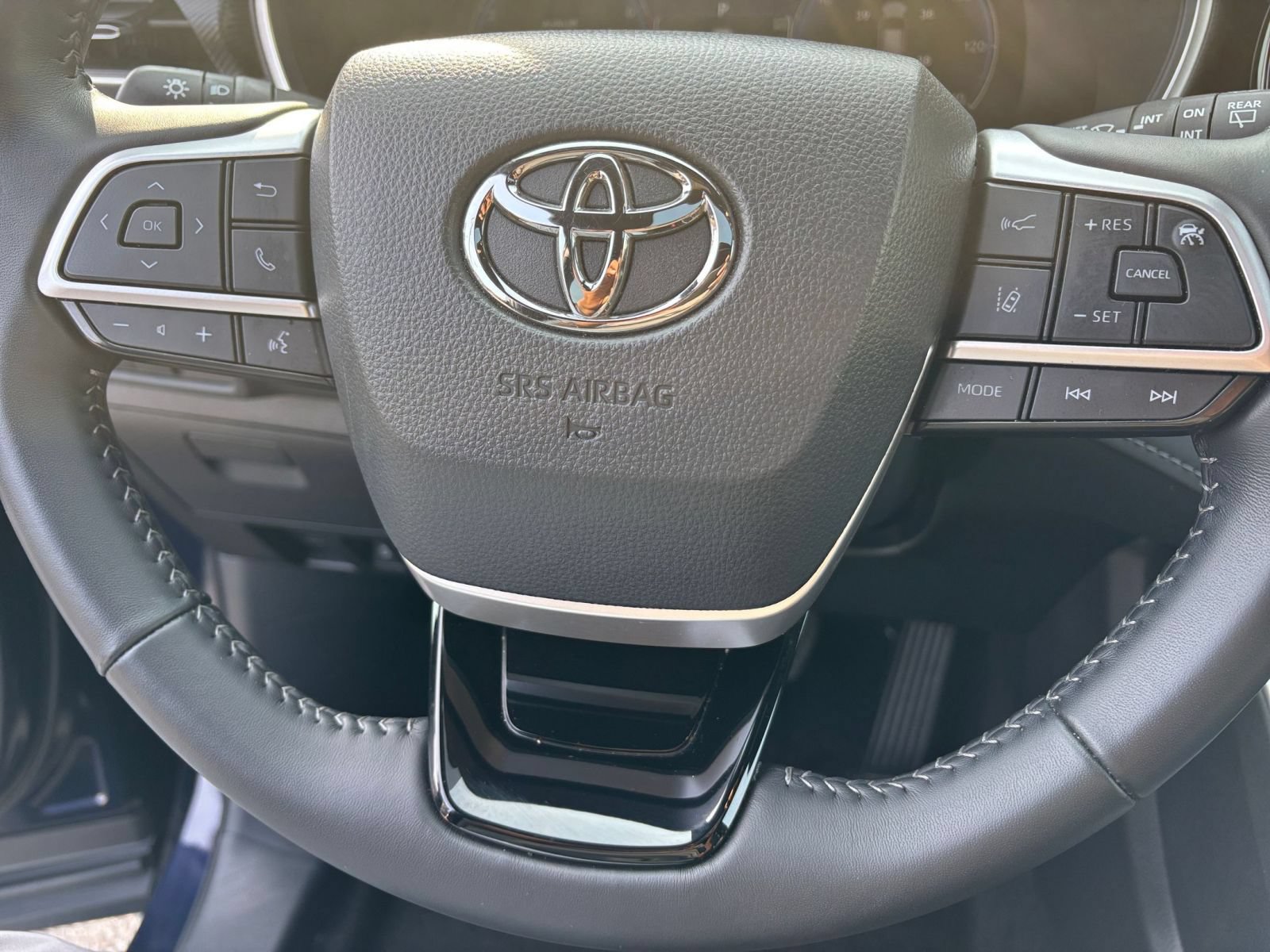 Thumbnail: 2025 Toyota Highlander - 28