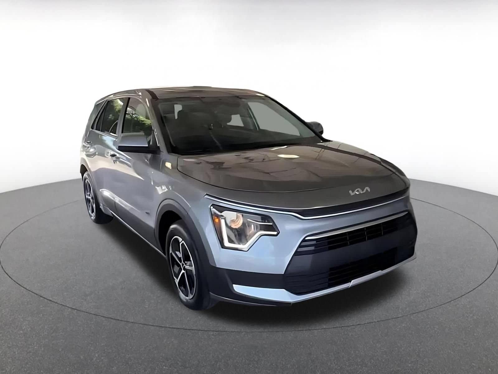 Thumbnail: 2026 Kia Niro - 3