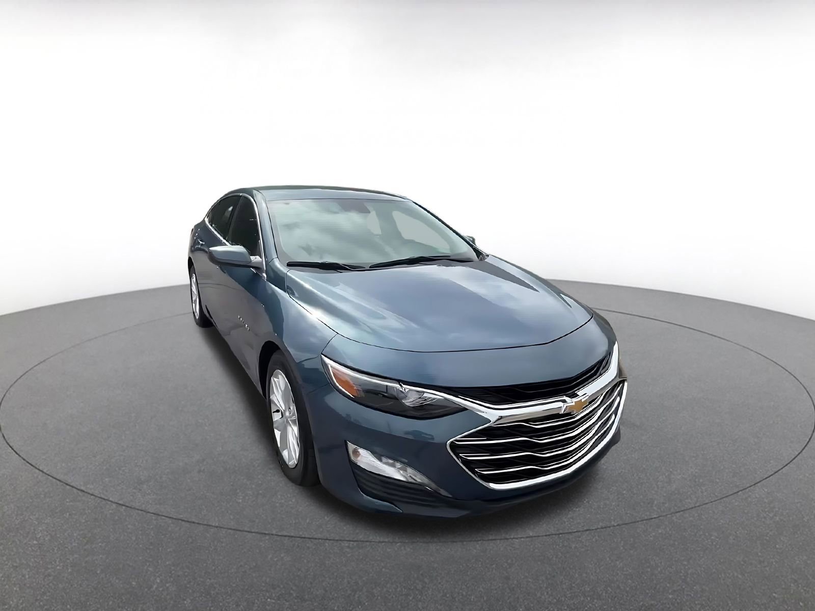 Thumbnail: 2024 Chevrolet Malibu - 3