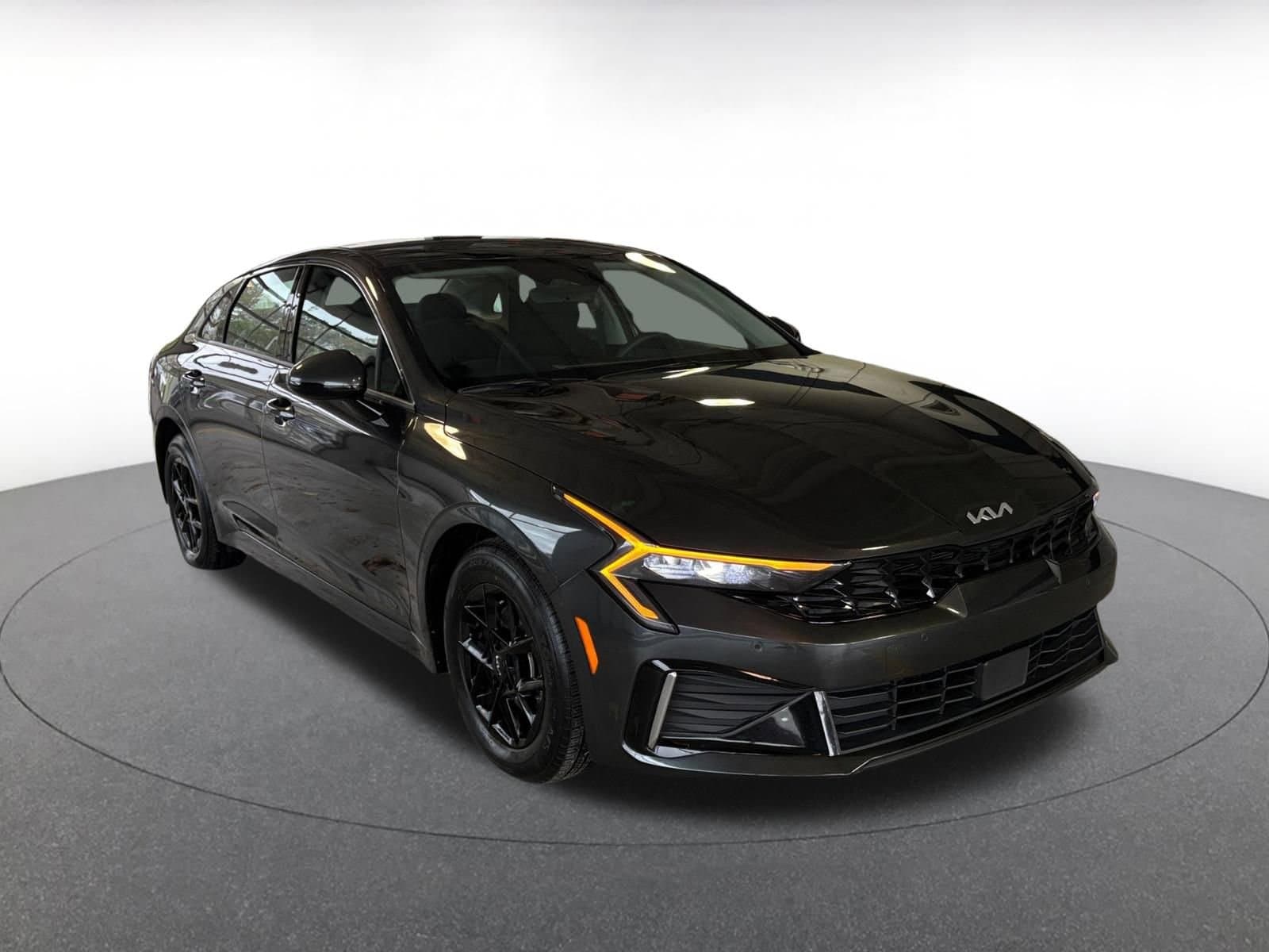 Thumbnail: 2025 Kia K5 - 1