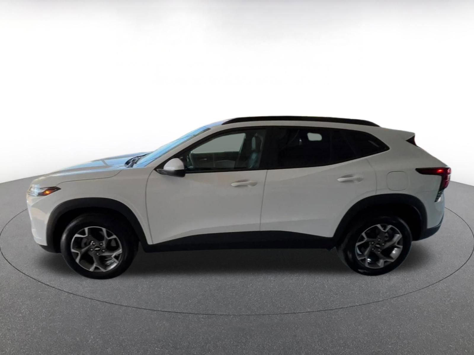 Thumbnail: 2025 Chevrolet Trax - 8