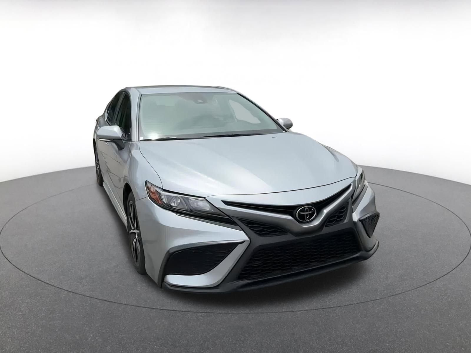 2024 Toyota Camry SE 3