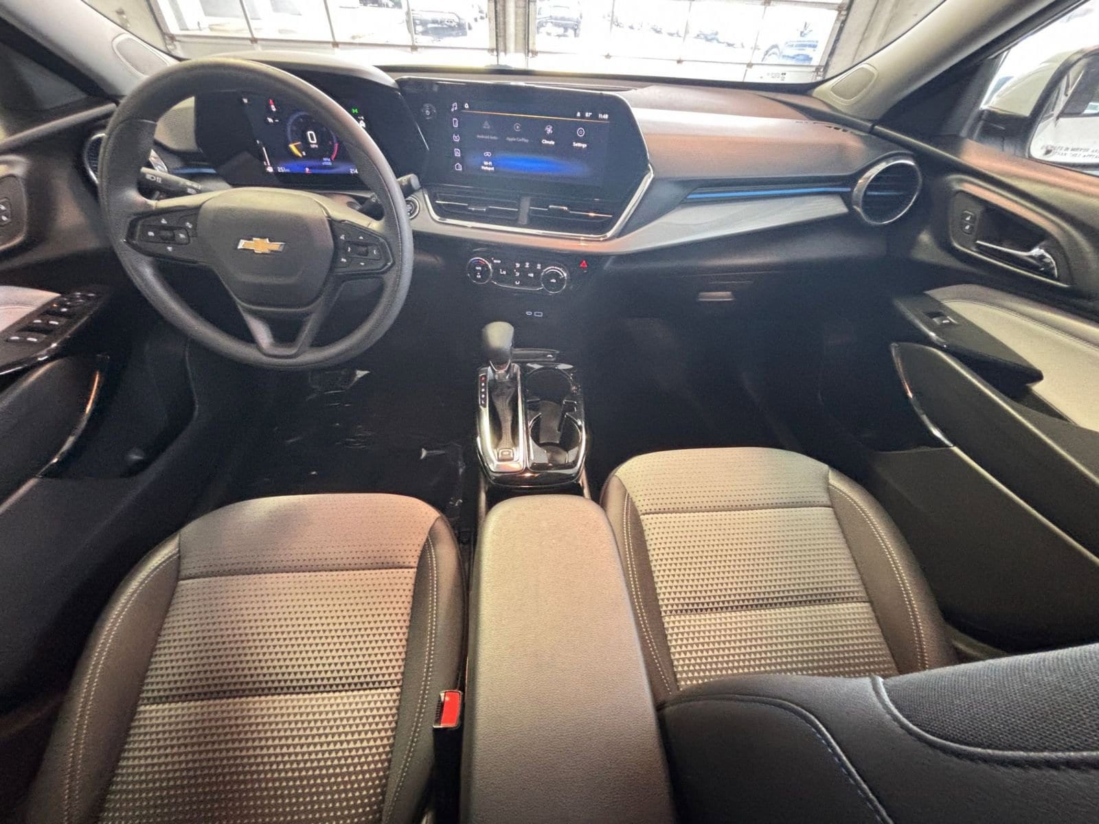 Thumbnail: 2025 Chevrolet Trax - 33