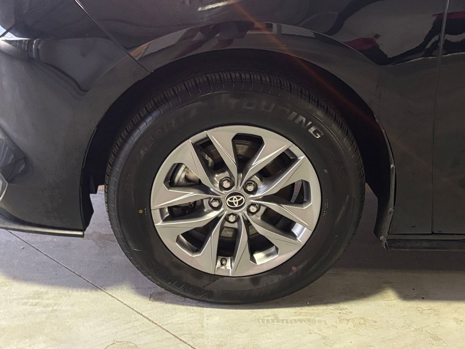 Thumbnail: 2025 Toyota Sienna - 34