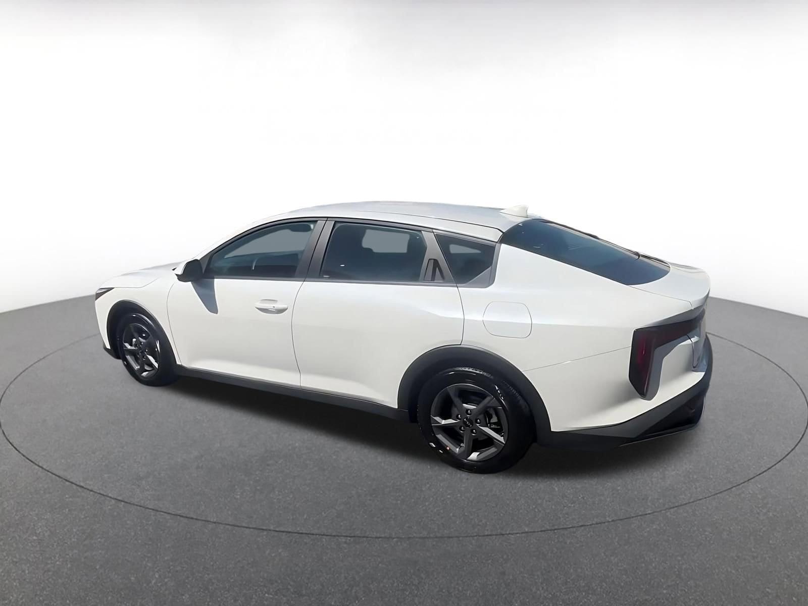 Thumbnail: 2025 Kia K4 - 10