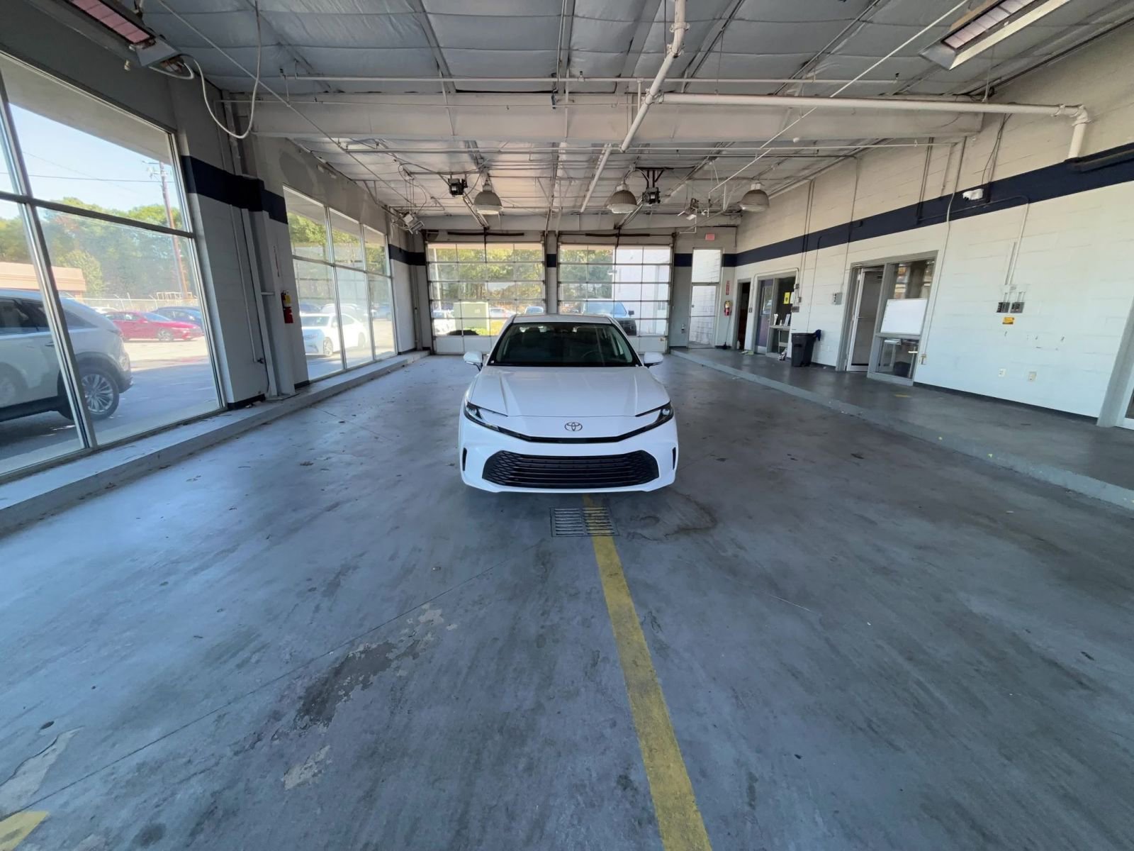 Thumbnail: 2025 Toyota Camry - 22