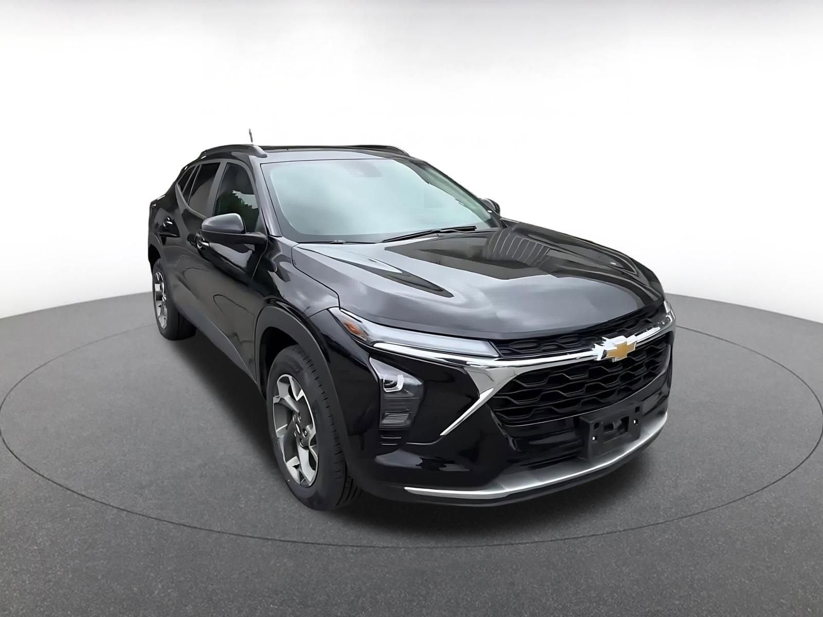 Thumbnail: 2025 Chevrolet Trax - 2