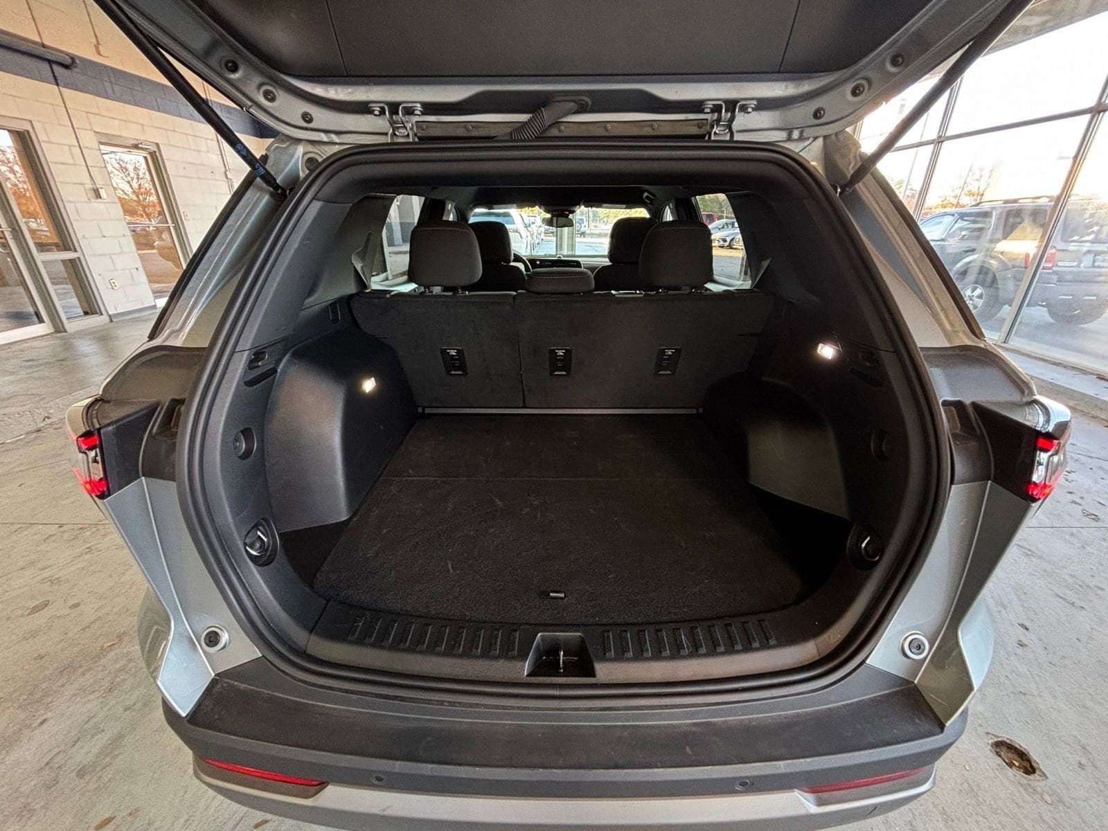 Thumbnail: 2025 Chevrolet Equinox - 32