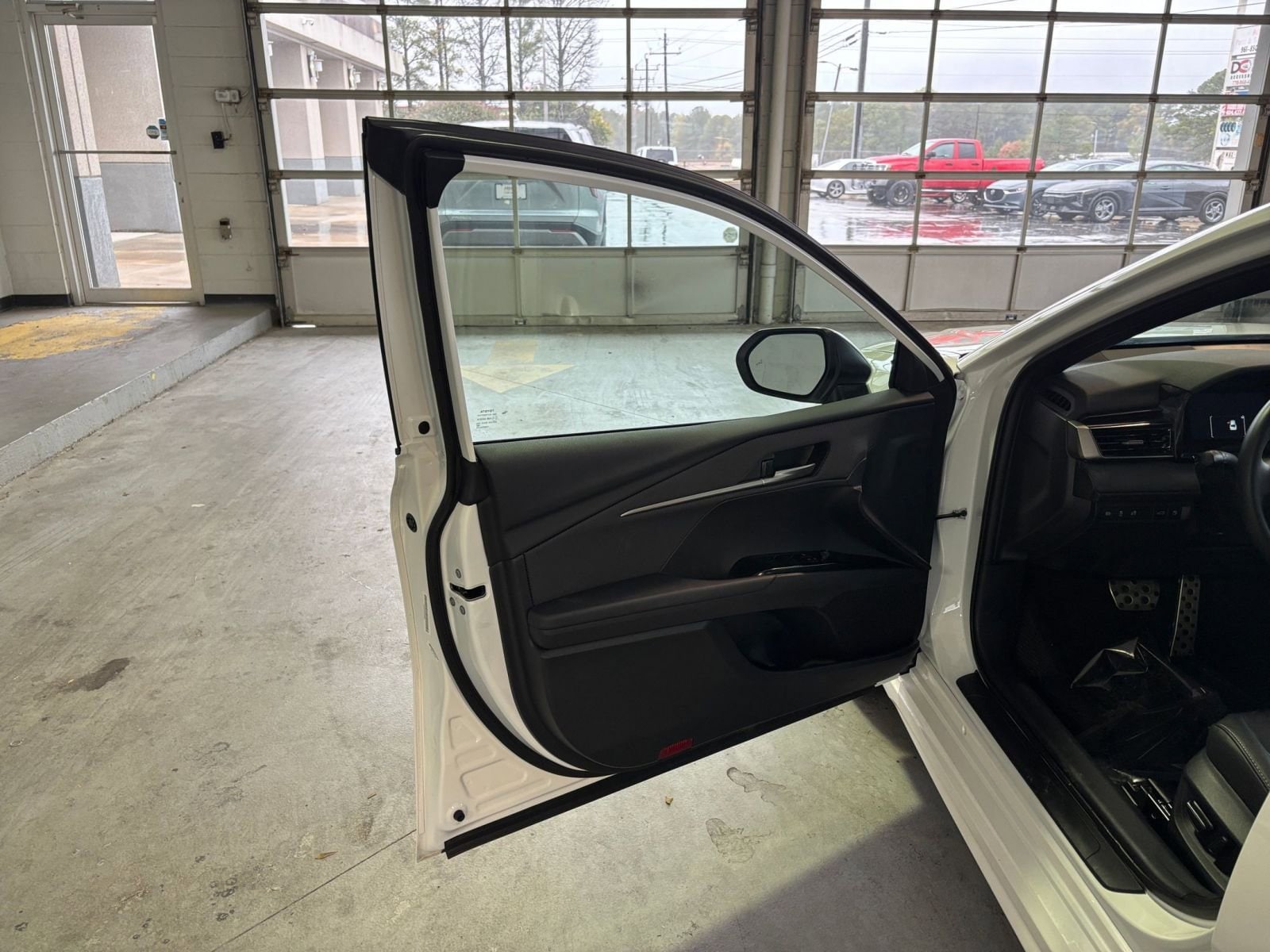 Thumbnail: 2025 Toyota Camry - 28