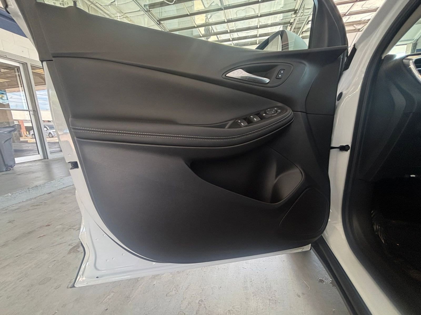 Thumbnail: 2025 Buick Encore GX - 25