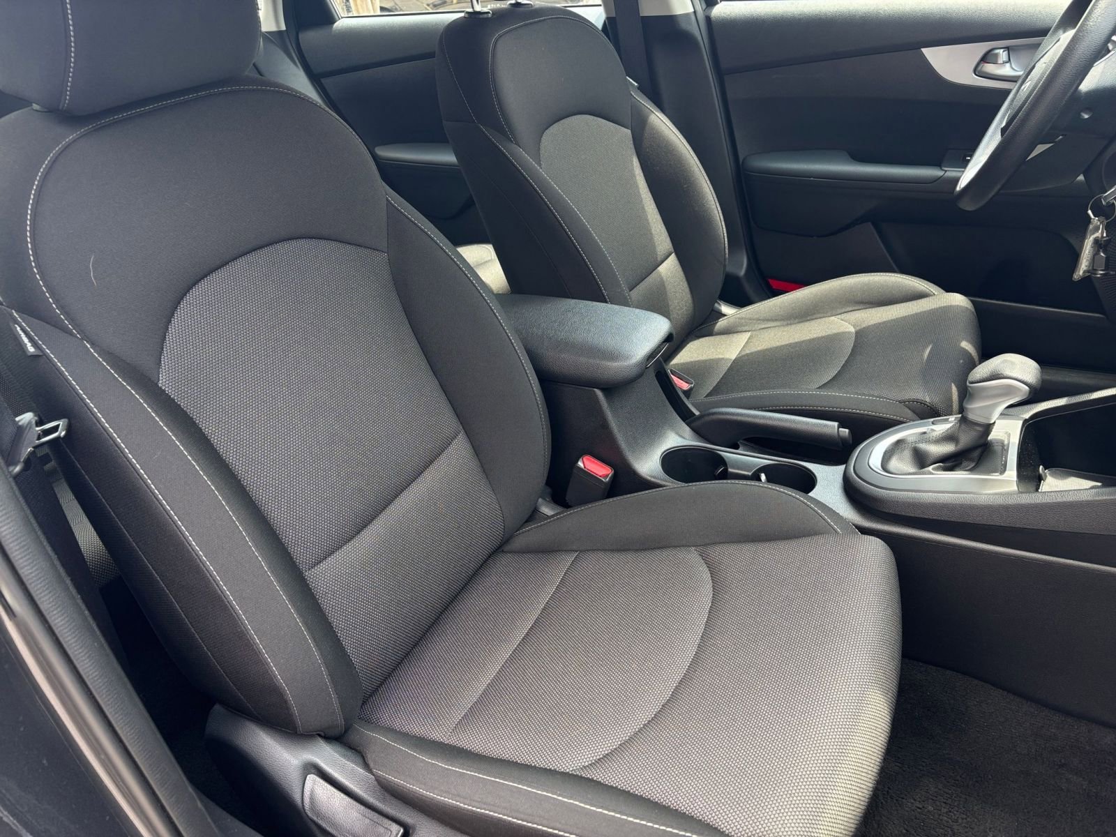 2024 Kia Forte LXS 34