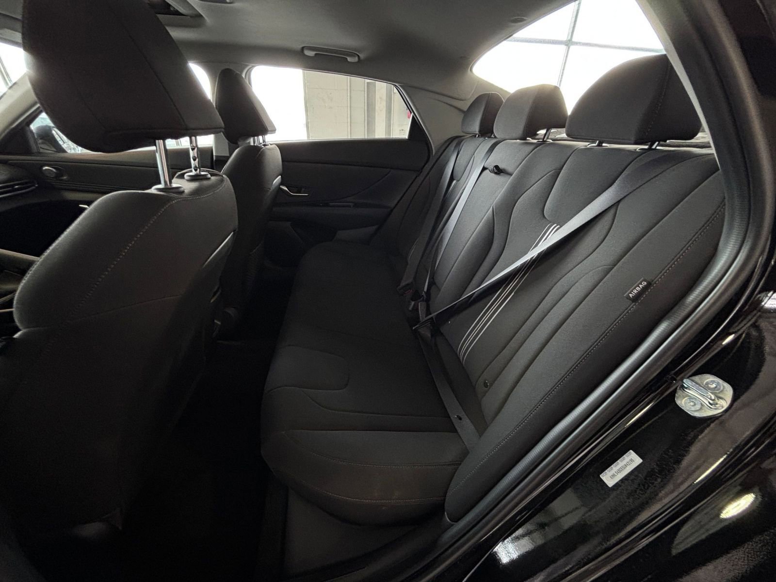 Thumbnail: 2025 Hyundai Elantra - 32