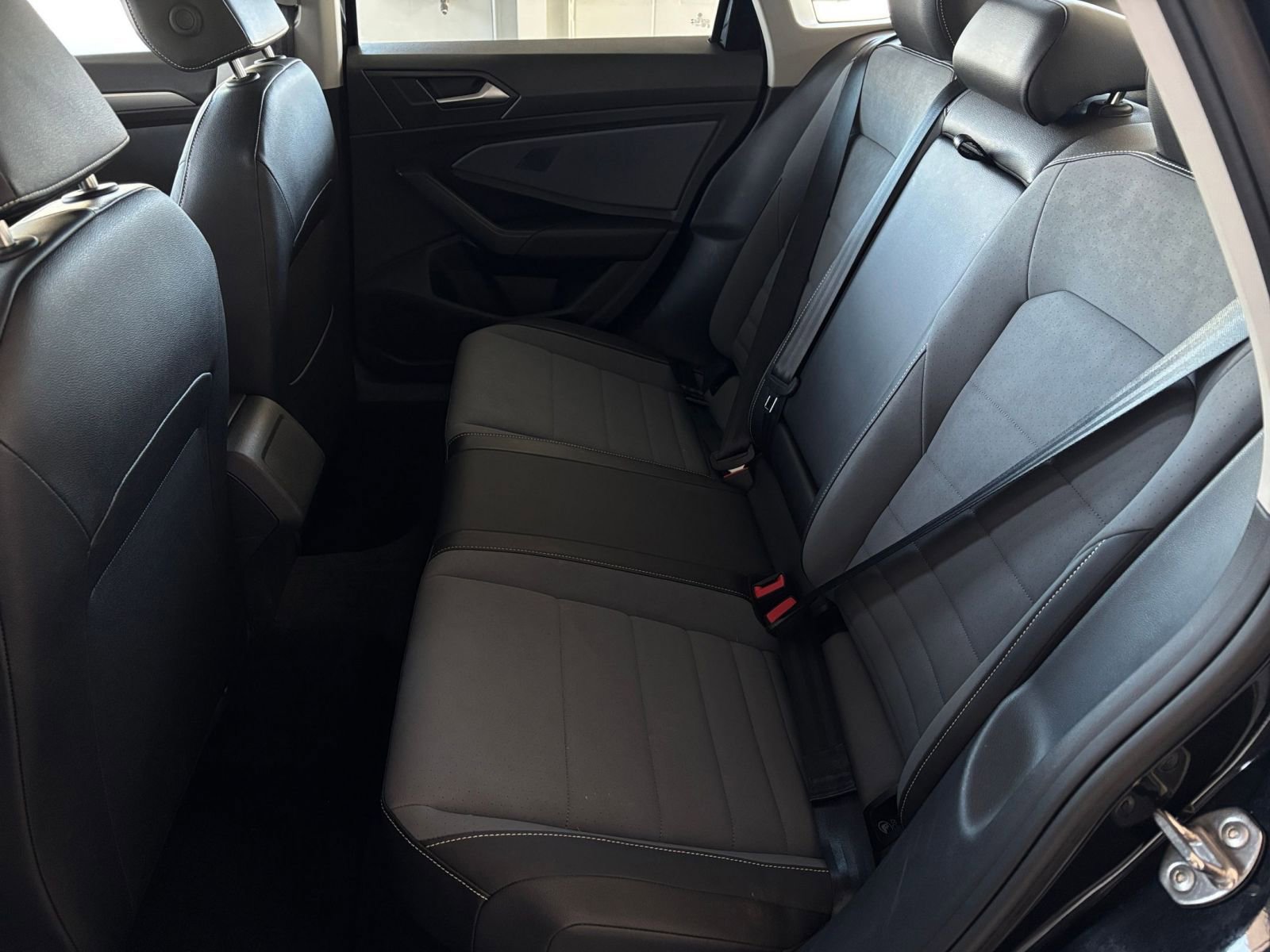 Thumbnail: 2025 Volkswagen Jetta - 23